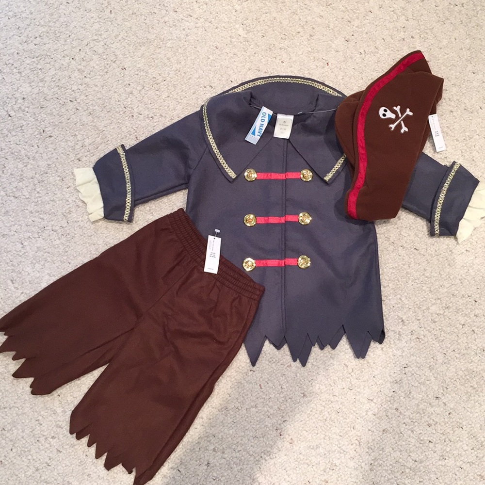 Old Navy kids pirate costume, NWT